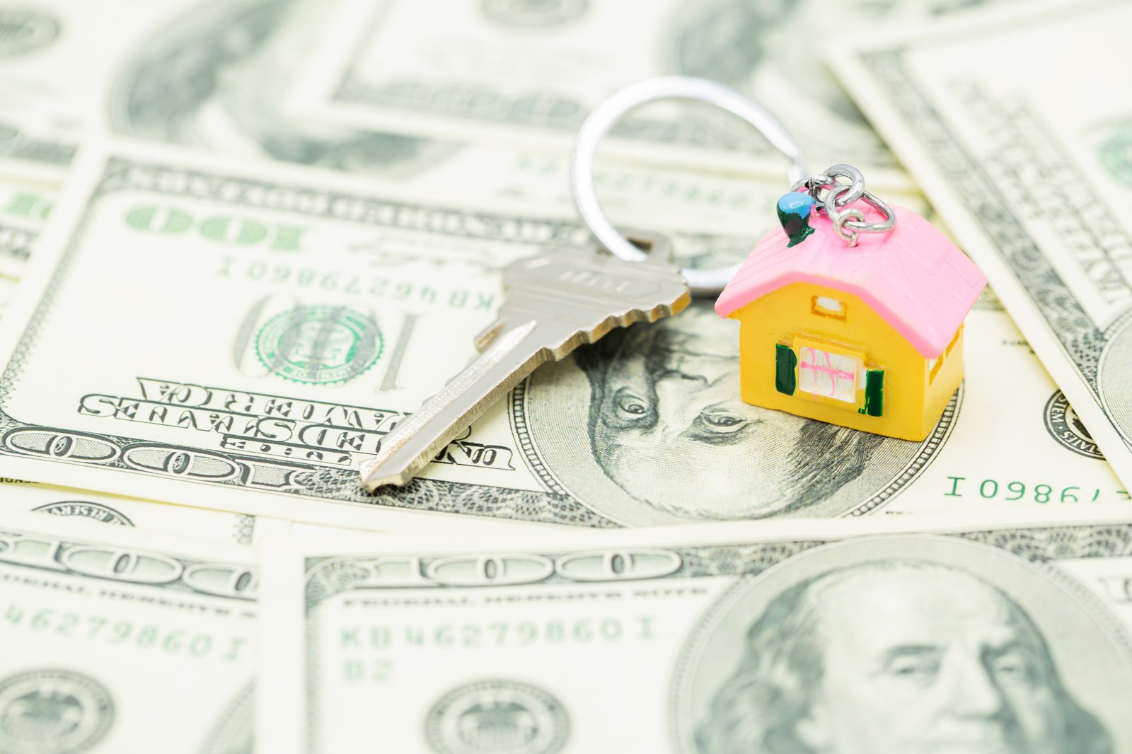 http://img.b2bpic.net/free-photo/house-key-dollar_1150-18695.jpg